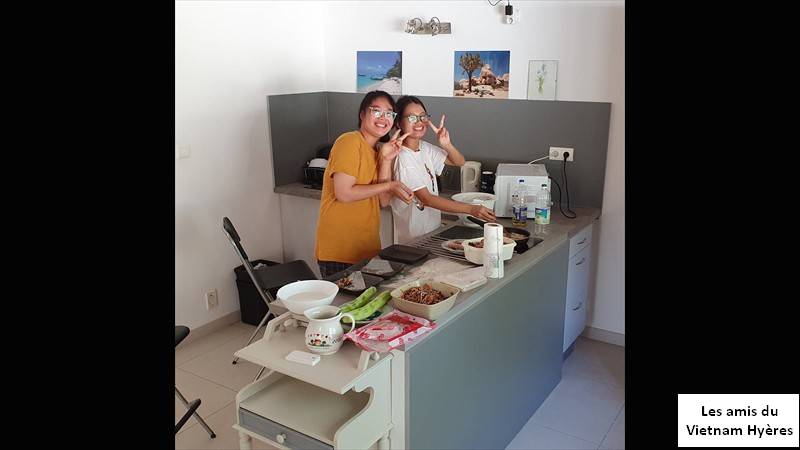 etudiantes-dernier-repas-hyeres (1)