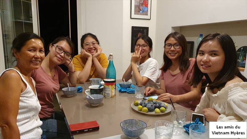 etudiantes-dernier-repas-hyeres (4)