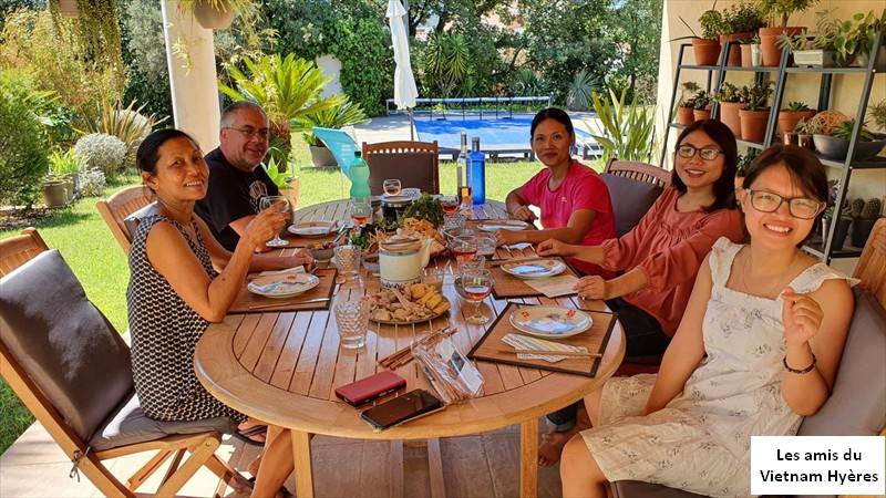 etudiantes-dernier-repas-hyeres (8)